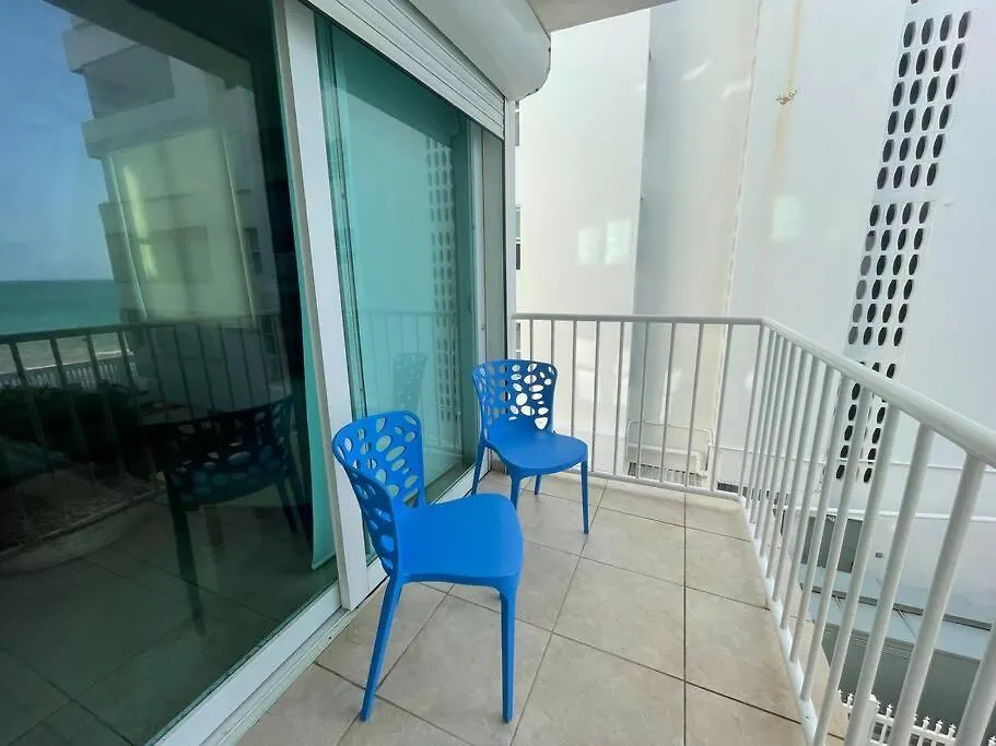 Beach Front 2 Bedroom 1 Bathroom Apt. サンジョアン プエルトリコ