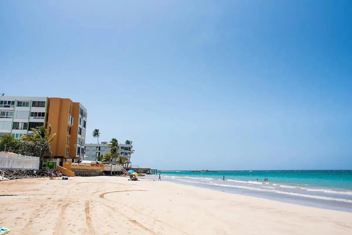 Beach Front 2 Bedroom 1 Bathroom Apt. サンジョアン