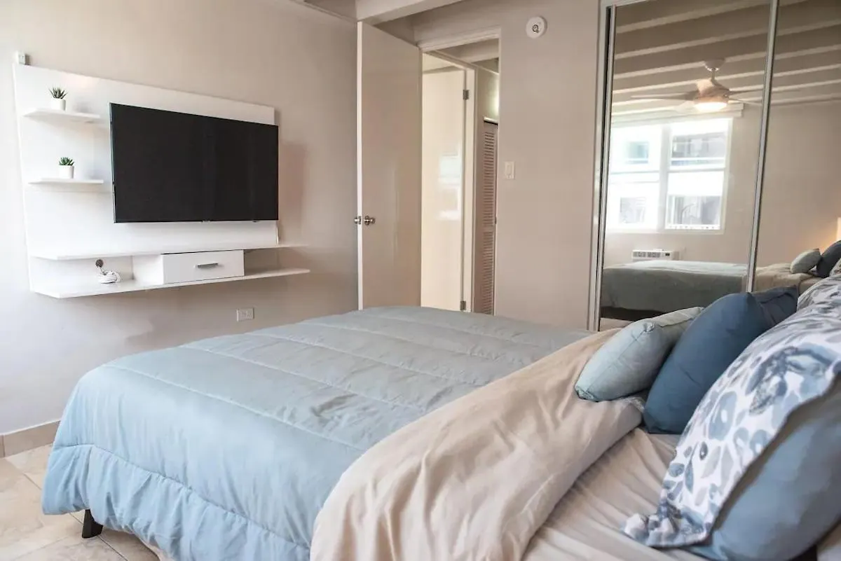 Beach Front 2 Bedroom 1 Bathroom Apt. San Juan