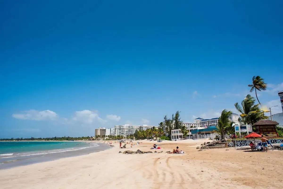 Beach Front 2 Bedroom 1 Bathroom Apt. San Juan 0*,  Portoriko