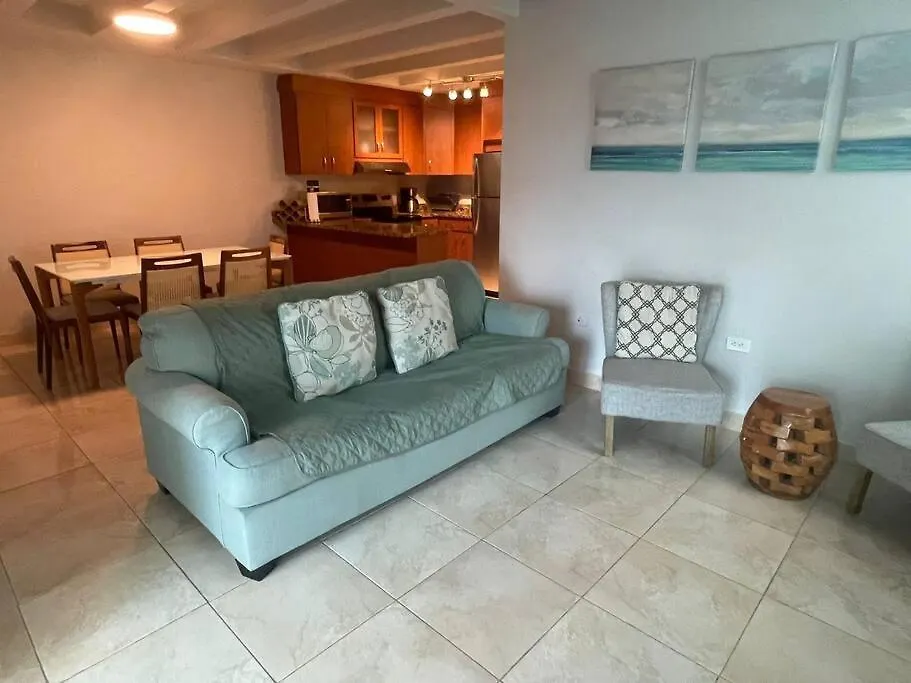 Beach Front 2 Bedroom 1 Bathroom Apt. San Juan Apartmán